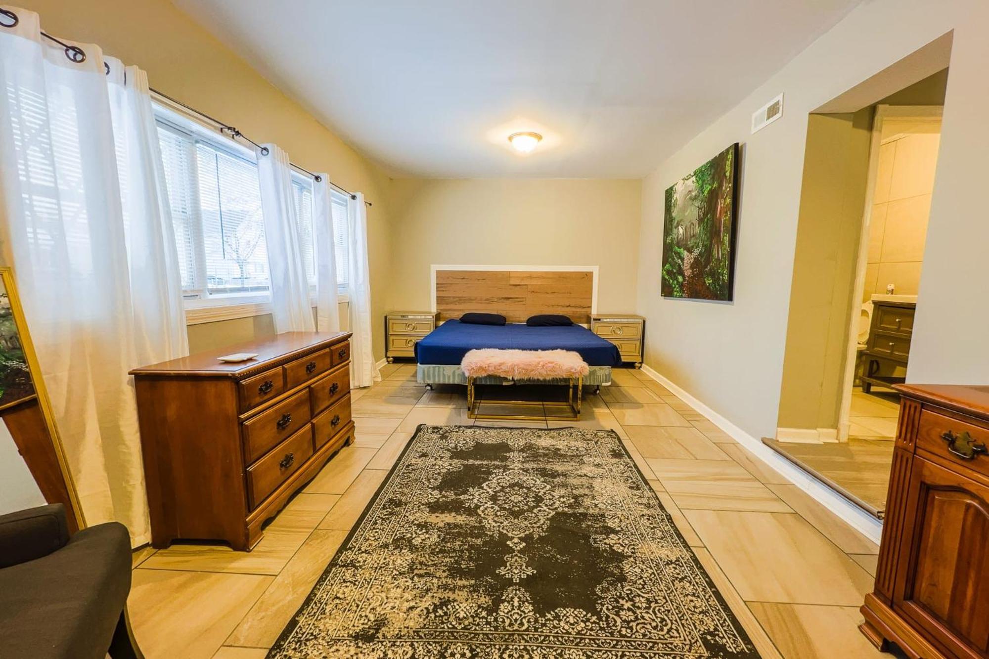 Large 6Br, 6 Bath In The City Of Niagara Falls Exterior photo