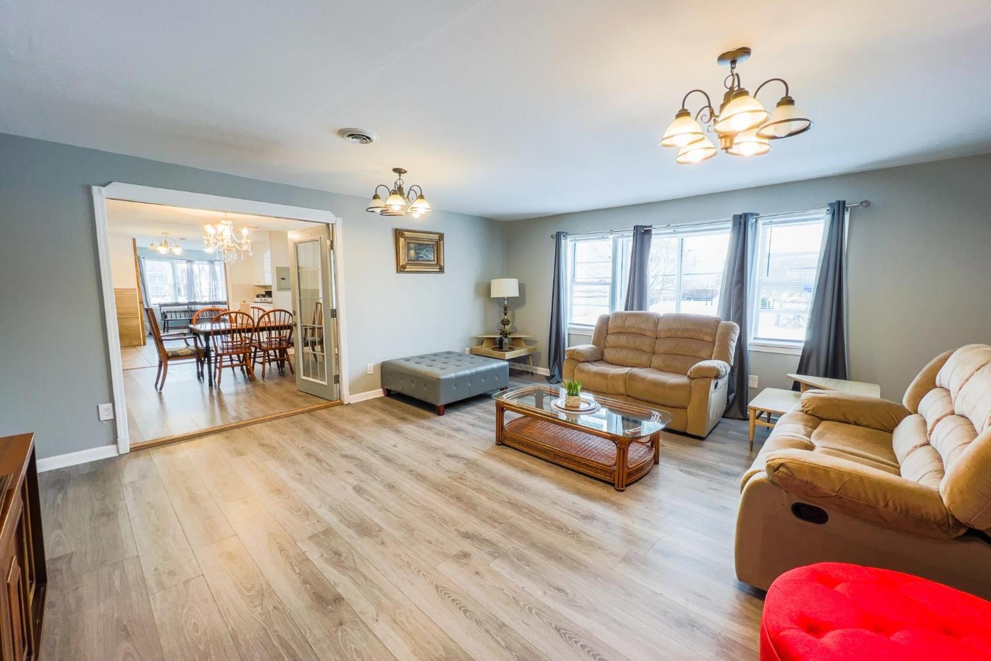 Large 6Br, 6 Bath In The City Of Niagara Falls Exterior photo